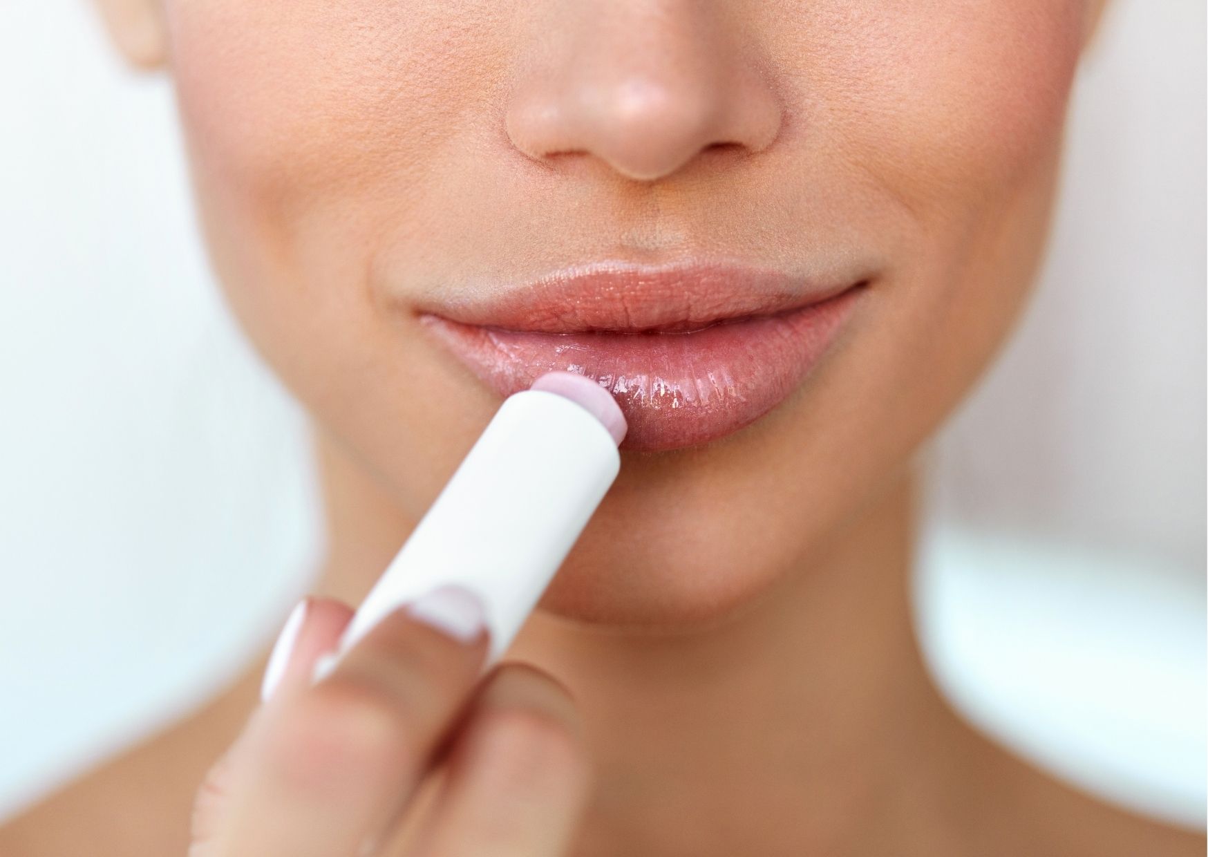 Los 10 mejores protectores labiales con ingredientes naturales